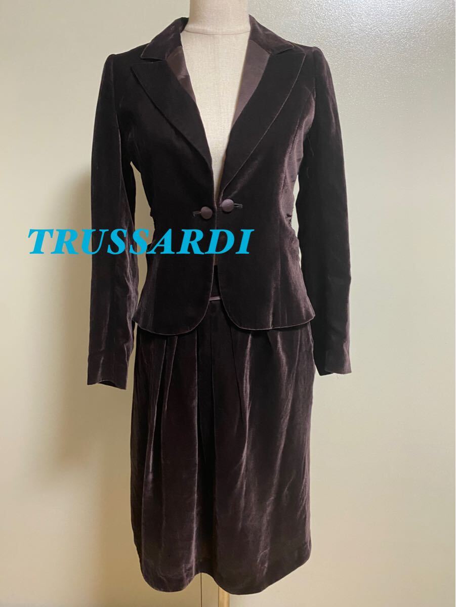 TRUSSARDI ダークブラウン ベルベット スカートセットアップ