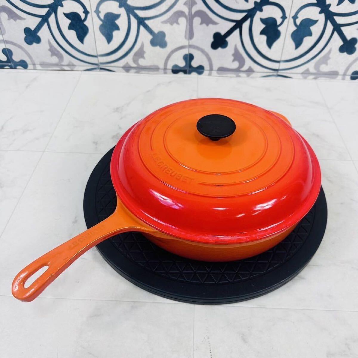 美品 LE CREUSET ル・クルーゼ 取っ手付き キャセロール 片手 鍋 美品 LE CREUSET ル・クルーゼ 取っ手付き キャセロール 片手 鍋