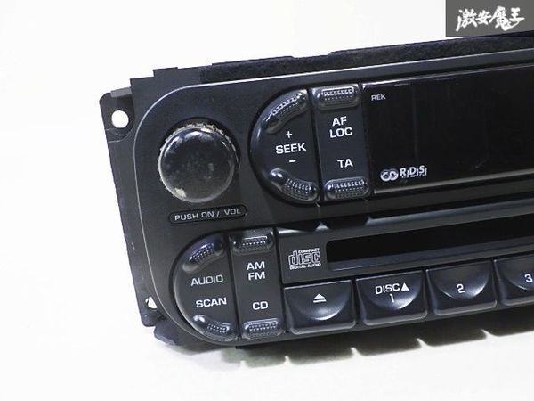 * с гарантией * Chrysler оригинальный PT24 PT Cruiser CD плеер панель AM FM корпус только P05091610AB немедленная уплата 
