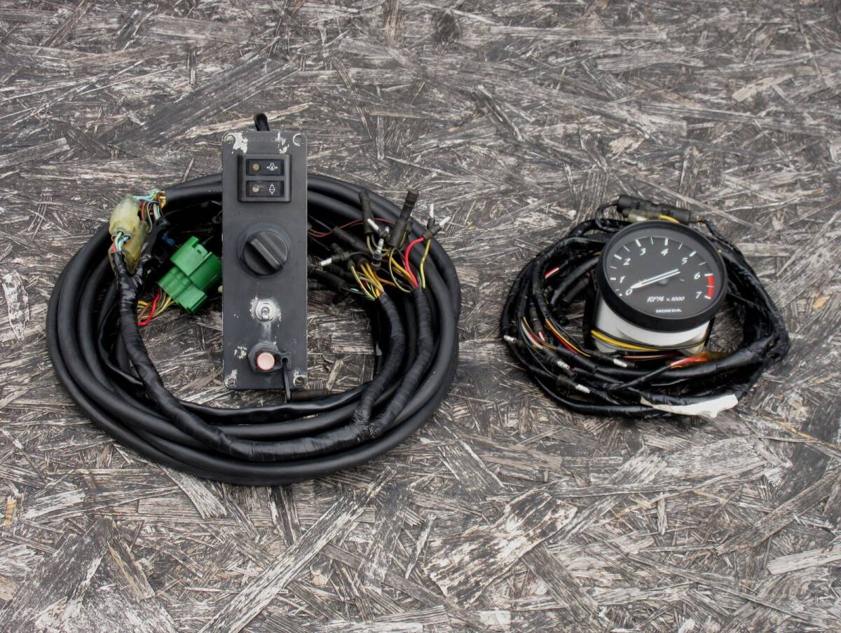 7480円 スズキ DT75 DT85 シリンダー ヘッド 7480円 スズキ DT75 DT85 シリンダー ヘッド
