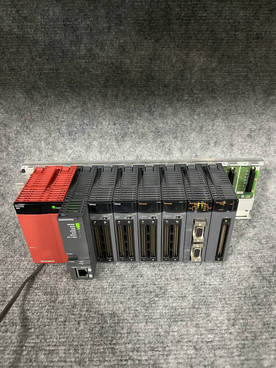 三菱電機 中古品 セット4 Q06UDVCPU Q61P Q38B QJ71C24N -R2 QD75P1N QY42P x2 QX42 x2