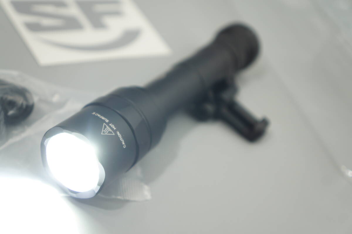 実物 Surefire M640U-BK-PRO (Trijicon Leupold Nightforce PEQ 実物 Surefire M640U-BK-PRO (Trijicon Leupold Nightforce PEQ