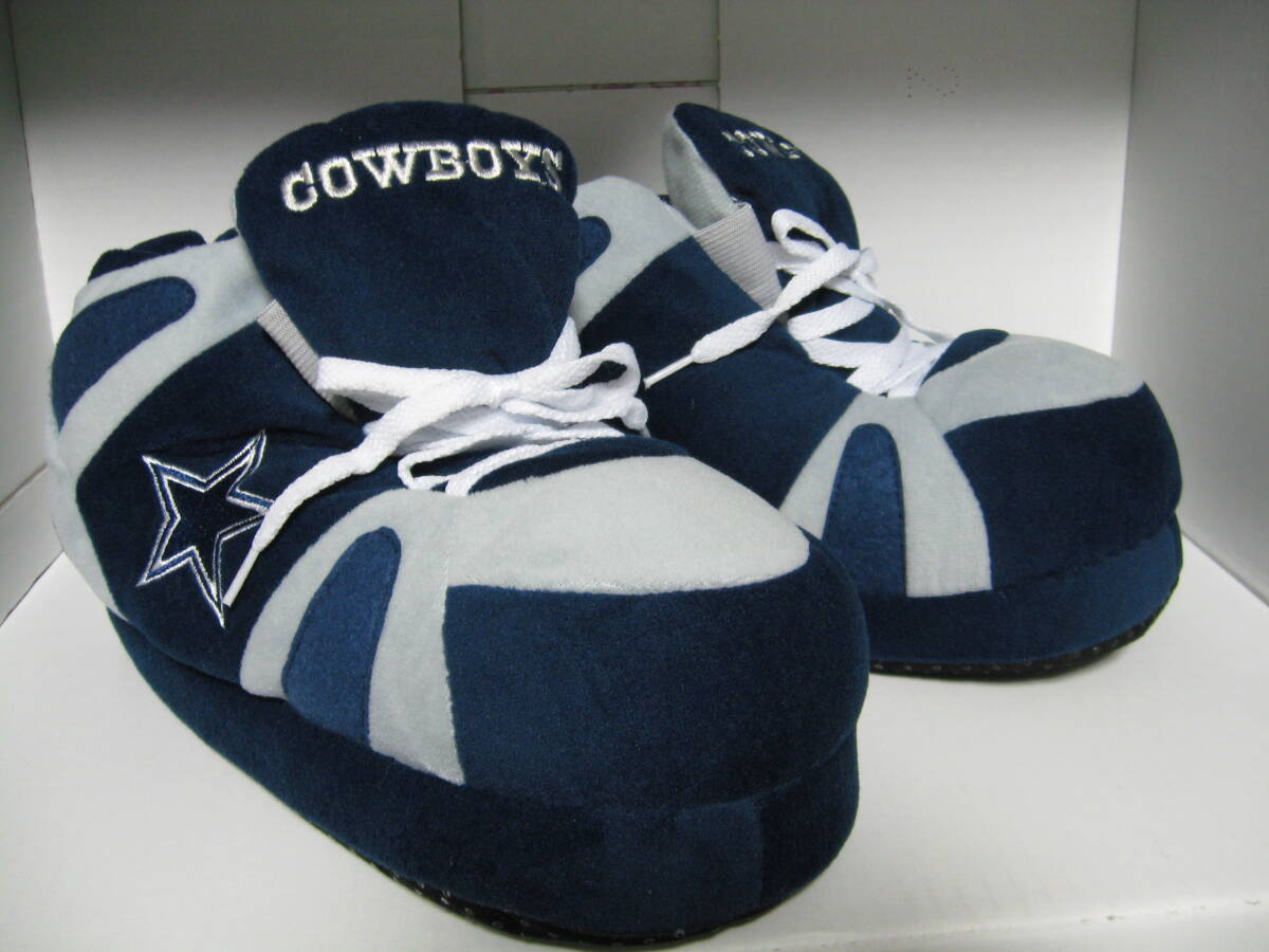 送料無料！　Happy Feet(ハッピーフィート)　 スニーカータイプ　スリッパ　ルームシューズ　NFL　ダラスカウボーイズ　Sサイズ 4,600円