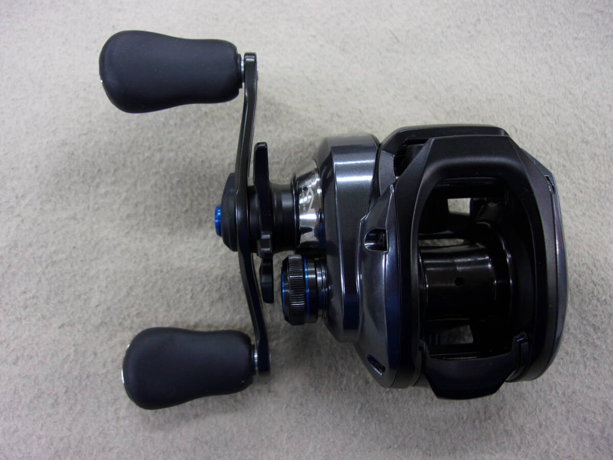 シマノ 23 SLX DC 71HG 未使用 本体のみです 左巻き ギア比7.2 シマノ 23 SLX DC 71HG 未使用 本体のみです 左巻き ギア比7.2