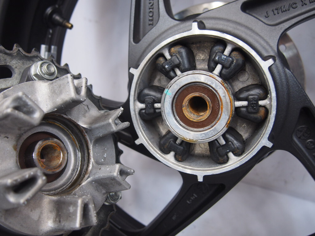 CBR250R純正リアホイール4.00×17J振れなしMC41前期13年外し11-14年