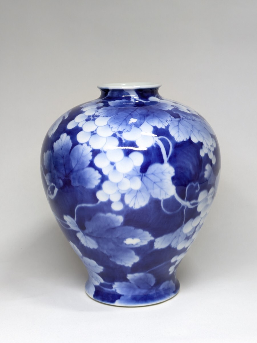 深川製磁 染付 葡萄図 花瓶 高さ約19cm / 希少 珍品 濃 だみ ぶどう アール・ヌーヴォー 花生 花入 花器