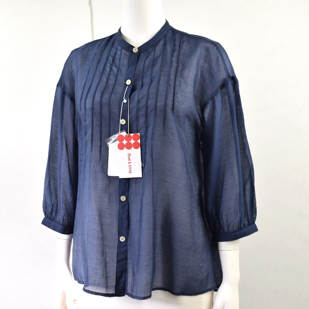 1358-24W0323★ドゥクラッセ DO CLASSE ★新品タグ付き 美品 シアークロス・ピンタックブラウス 11 ネイビー紺　Lサイズ
