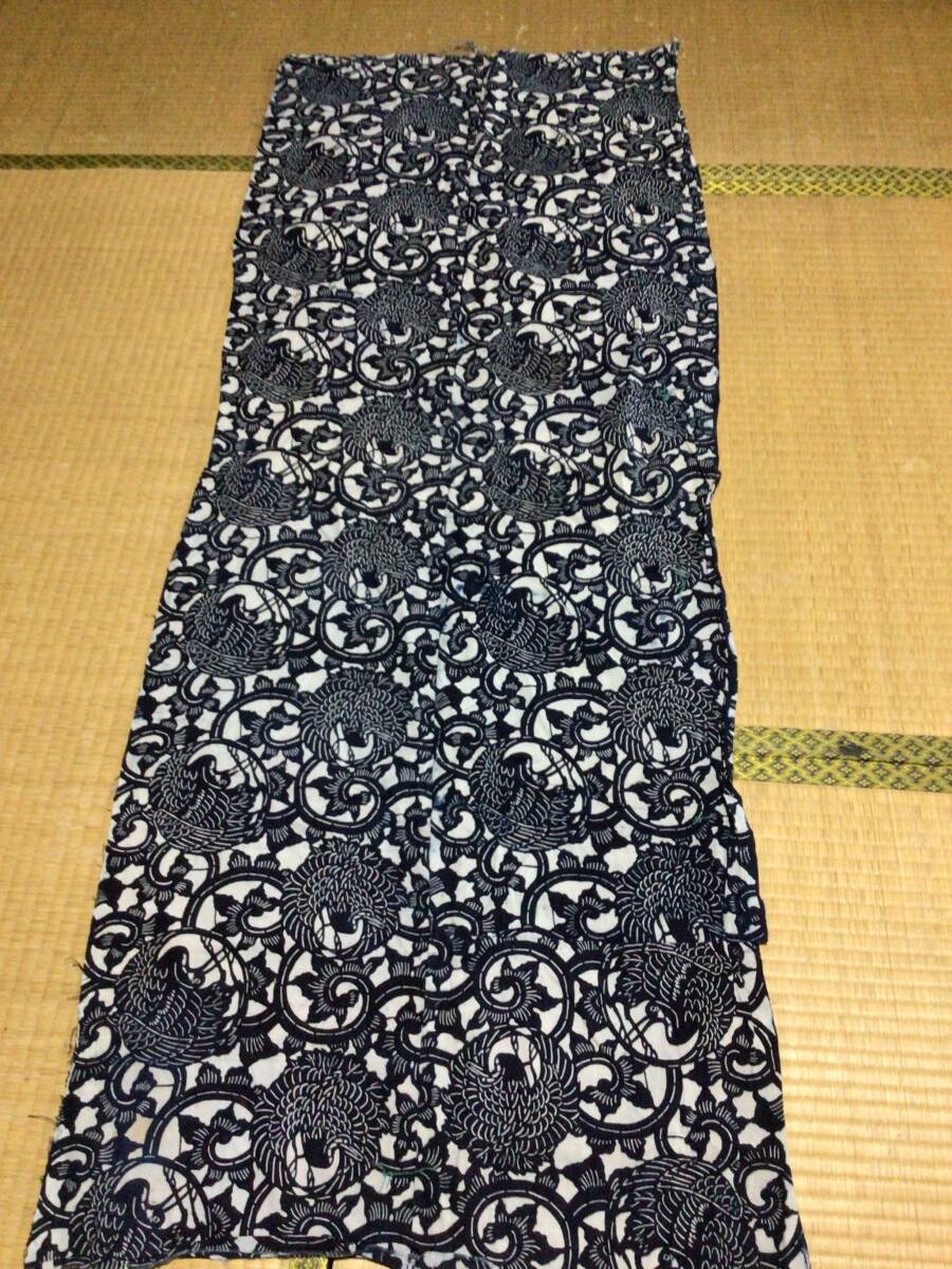はなだの古布：：地白鶴唐草柄型染2幅