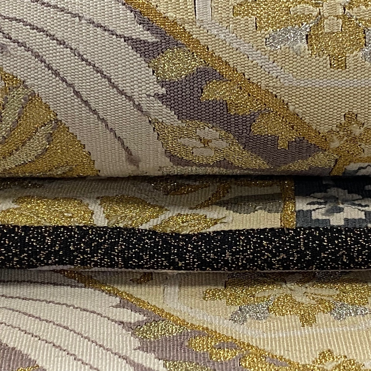 袋帯 逸品 鳳凰 草花 金銀糸 綴れ 黒 お太鼓柄 正絹 【中古】 袋帯 逸品 鳳凰 草花 金銀糸 綴れ 黒 お太鼓柄 正絹 【中古】