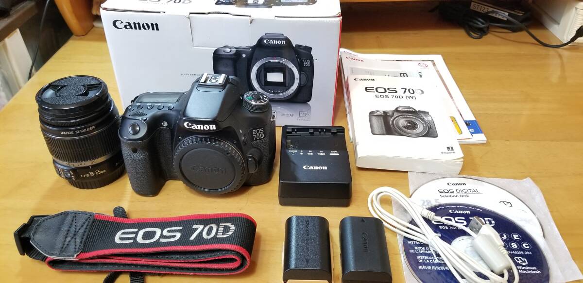 Canon EOS 70D + ノーマルレンズ & TAMRON 超広角ズームレンズ & おまけ多数_画像1