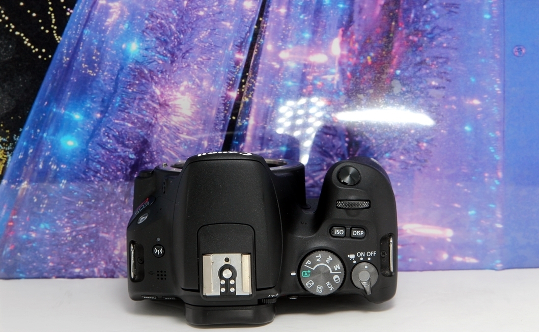 *Wi-Fi установка! супер высокое разрешение собственный ..OK! Canon Kiss X9 Triple линзы! камера задний имеется . хранение . перевозка удобно *