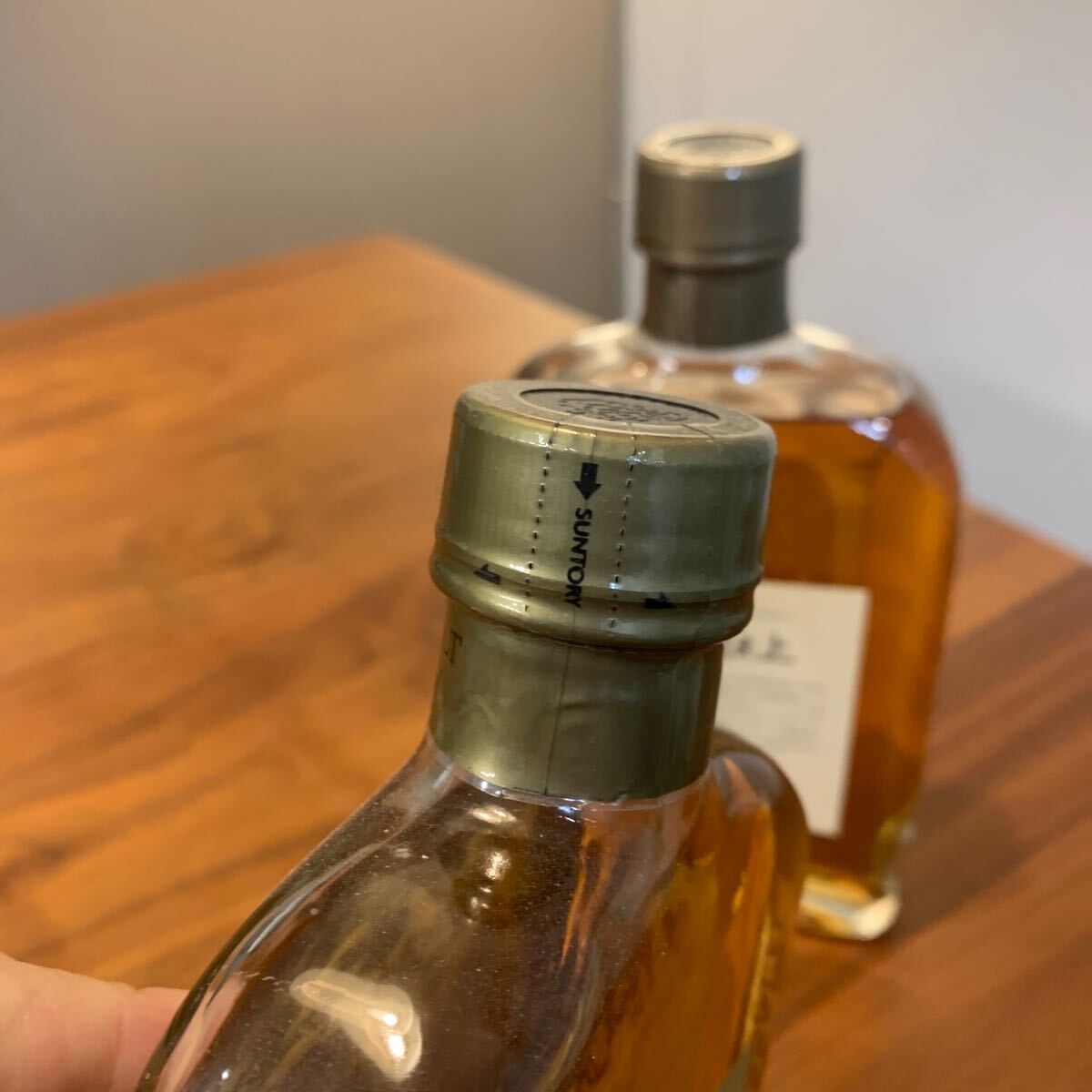 サントリーウイスキー 木桶仕込 古樽仕込 300ml 2点セット 未 サントリーウイスキー 木桶仕込 古樽仕込 300ml 2点セット 未