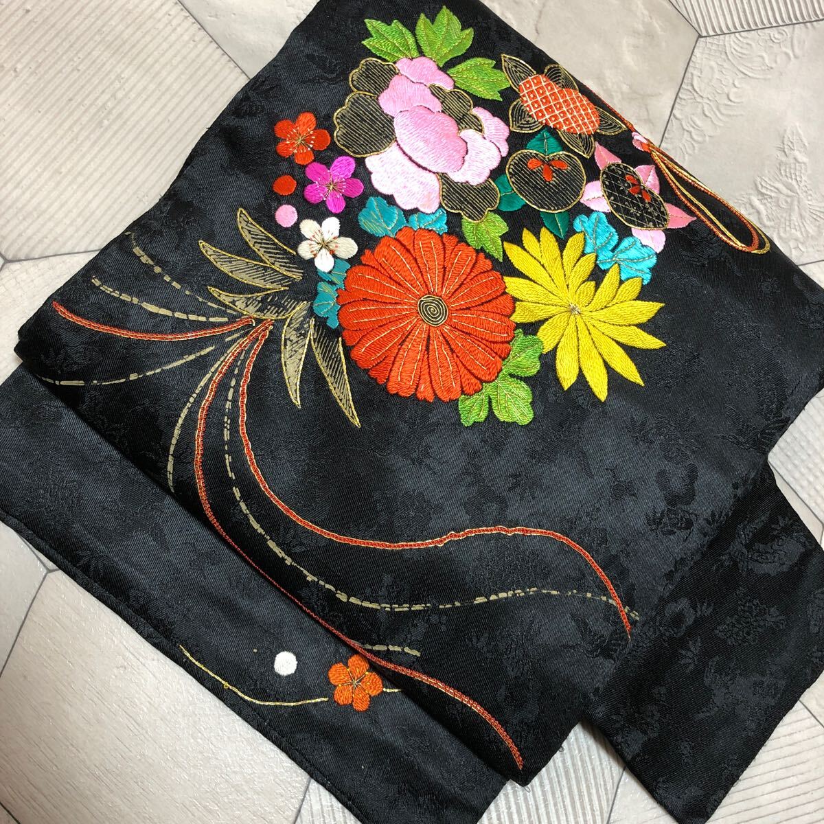 アンティーク　名古屋帯　着物　薬玉　手刺繍　金駒刺繍　黒地　昭和レトロ　大正ロマン　モダン　和洋折衷コーデ　正絹100% し23-07y