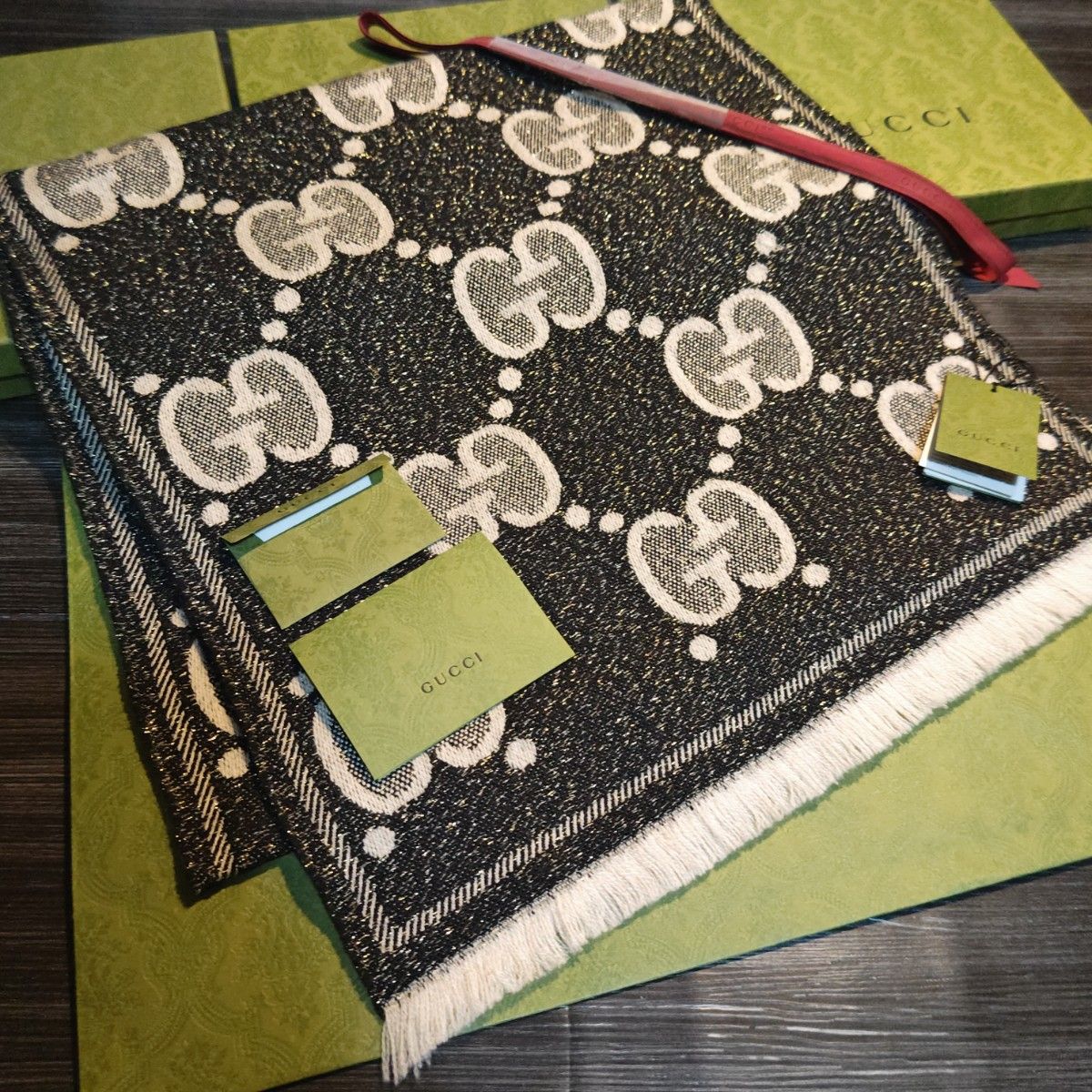 極美品箱付き 最高級ウール GUCCI ジャカード マフラー ブラック 極美品箱付き 最高級ウール GUCCI ジャカード マフラー ブラック
