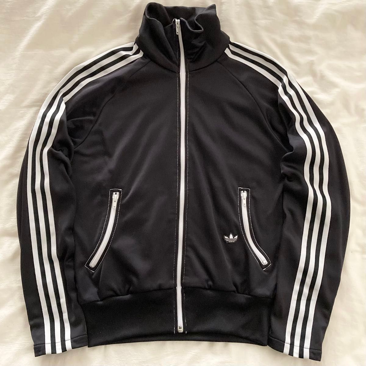 adidas 曲がりポケット ジャージ トラックジャケット アディダス adidas 曲がりポケット ジャージ トラックジャケット アディダス