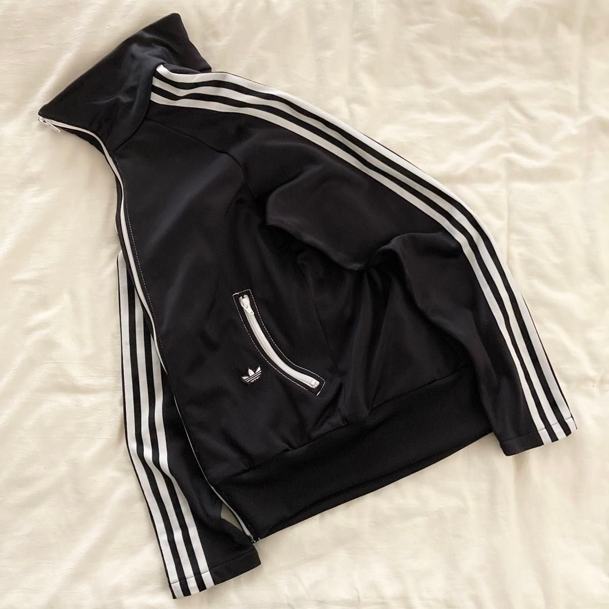 adidas 曲がりポケット ジャージ トラックジャケット アディダス adidas 曲がりポケット ジャージ トラックジャケット アディダス