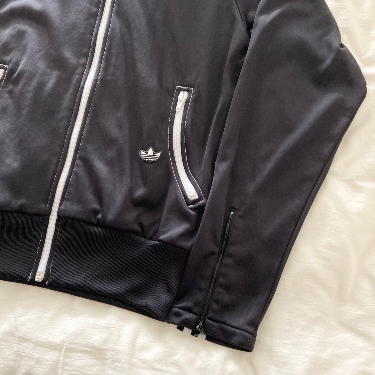 adidas 曲がりポケット ジャージ トラックジャケット アディダス adidas 曲がりポケット ジャージ トラックジャケット アディダス