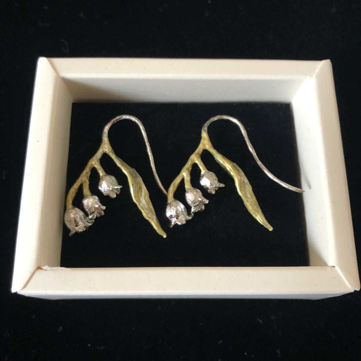 Palnart Poc earrings .... lily of the valley bell orchid Brough Superior/b rough shoe pe rear color : silver hook earrings 