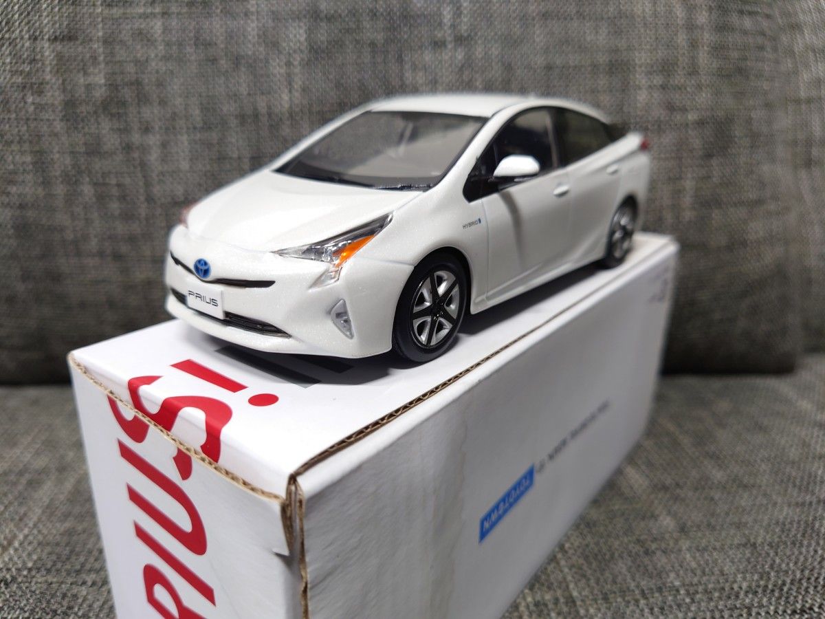 非売品】 トヨタ 50系 前期 プリウス 1/30 カラーサンプル 非売品】 トヨタ 50系 前期 プリウス 1/30 カラーサンプル
