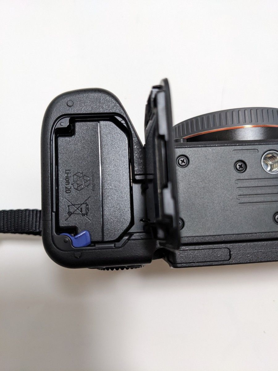 美品 α7cⅱ α7cⅡ ボディ SONY 一眼レフ ILCE-7CM2 シルバー