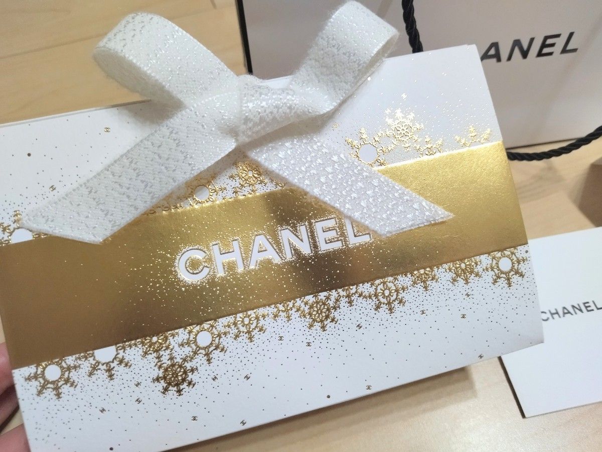 値下げ CHANEL 2024 ホリデー ギフトボックス ショッパー 紙袋 値下げ CHANEL 2024 ホリデー ギフトボックス ショッパー 紙袋