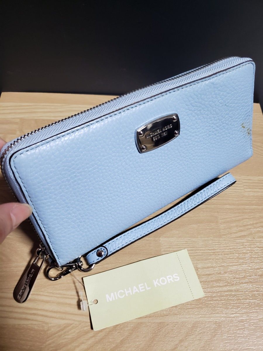 新品(紙タグ付き) マイケル・コース 長財布 水色 定価40700円 新品(紙タグ付き) マイケル・コース 長財布 水色 定価40700円