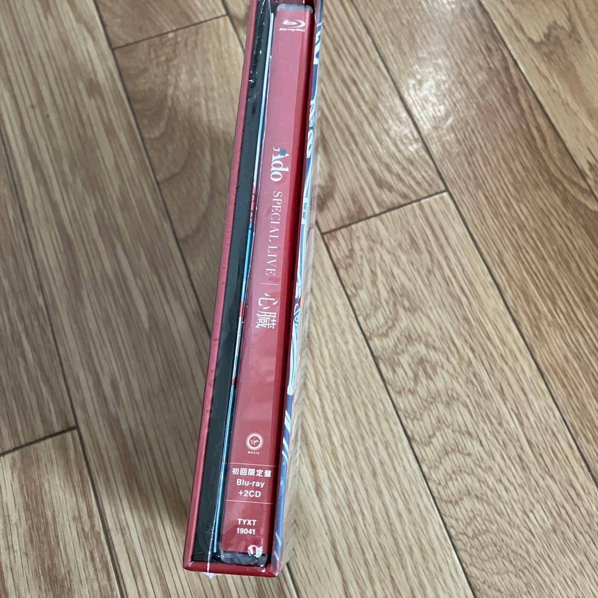 Ado 心臓 Blu-ray+2CD 初回限定盤 LIVE音源CD付 ハードカバー Ado 心臓 Blu-ray+2CD 初回限定盤 LIVE音源CD付 ハードカバー