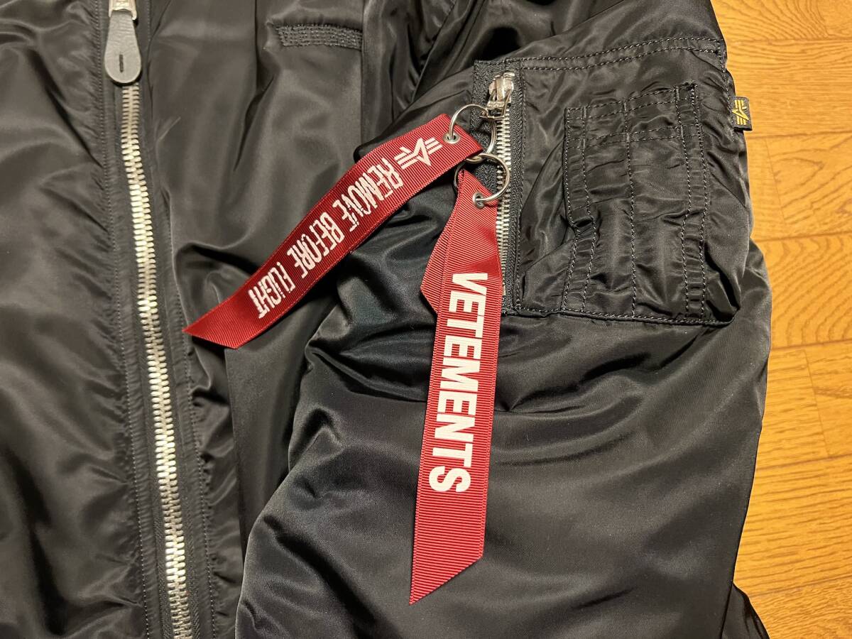 VETEMENTS × ALPHA INDUSTRIES MA-1 オーバーサイズ ボンバー VETEMENTS × ALPHA INDUSTRIES MA-1 オーバーサイズ ボンバー