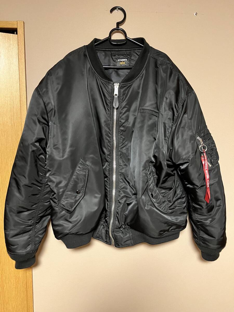 VETEMENTS × ALPHA INDUSTRIES MA-1 オーバーサイズ ボンバー VETEMENTS × ALPHA INDUSTRIES MA-1 オーバーサイズ ボンバー