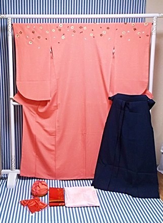 二尺袖 袴 袴下帯 襦袢 巾着 髪飾りのセット 中古 お安くどうぞ (7) _画像2