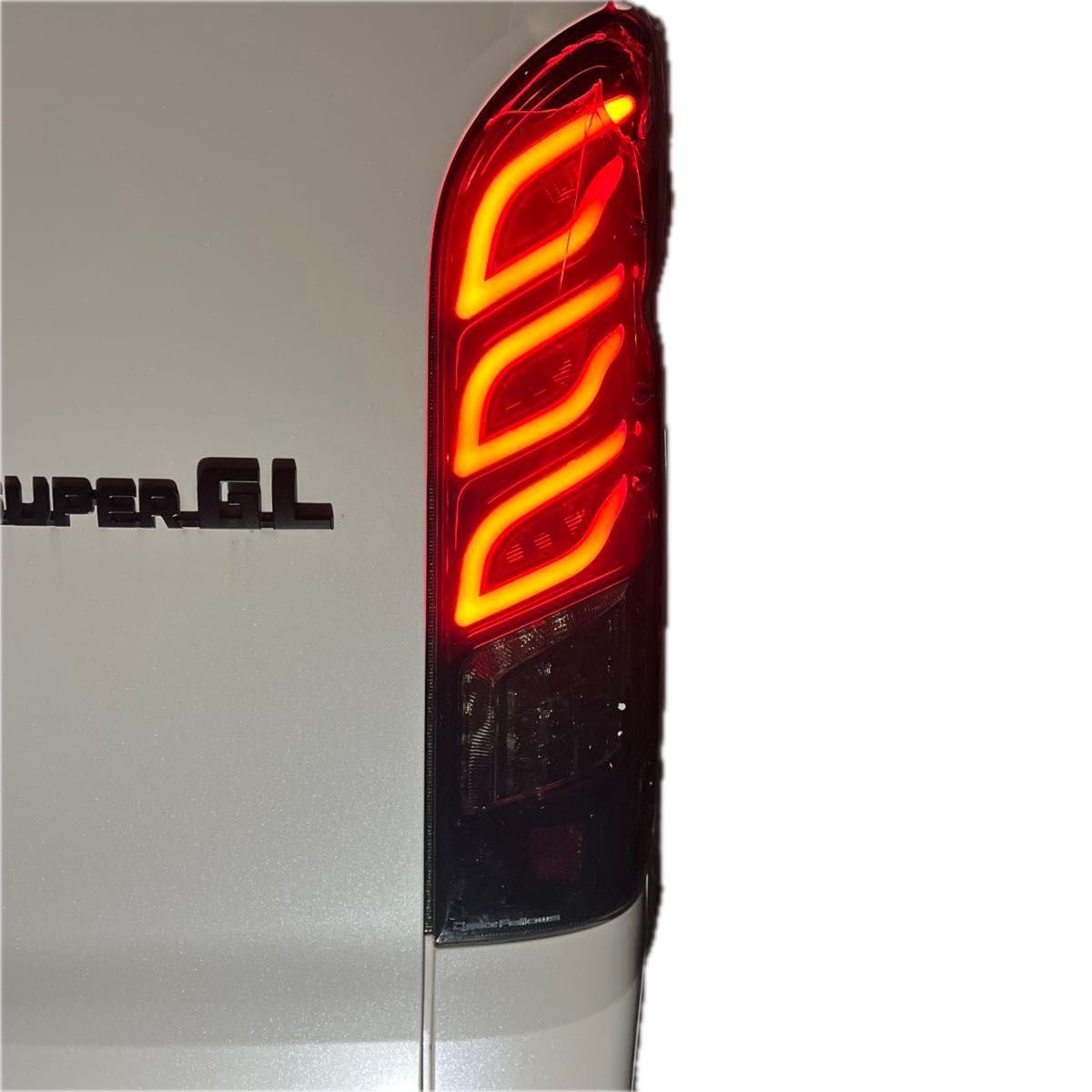 ハイエース スモーク LEDテールランプ テールランプ ジャンク品 ハイエース スモーク LEDテールランプ テールランプ ジャンク品