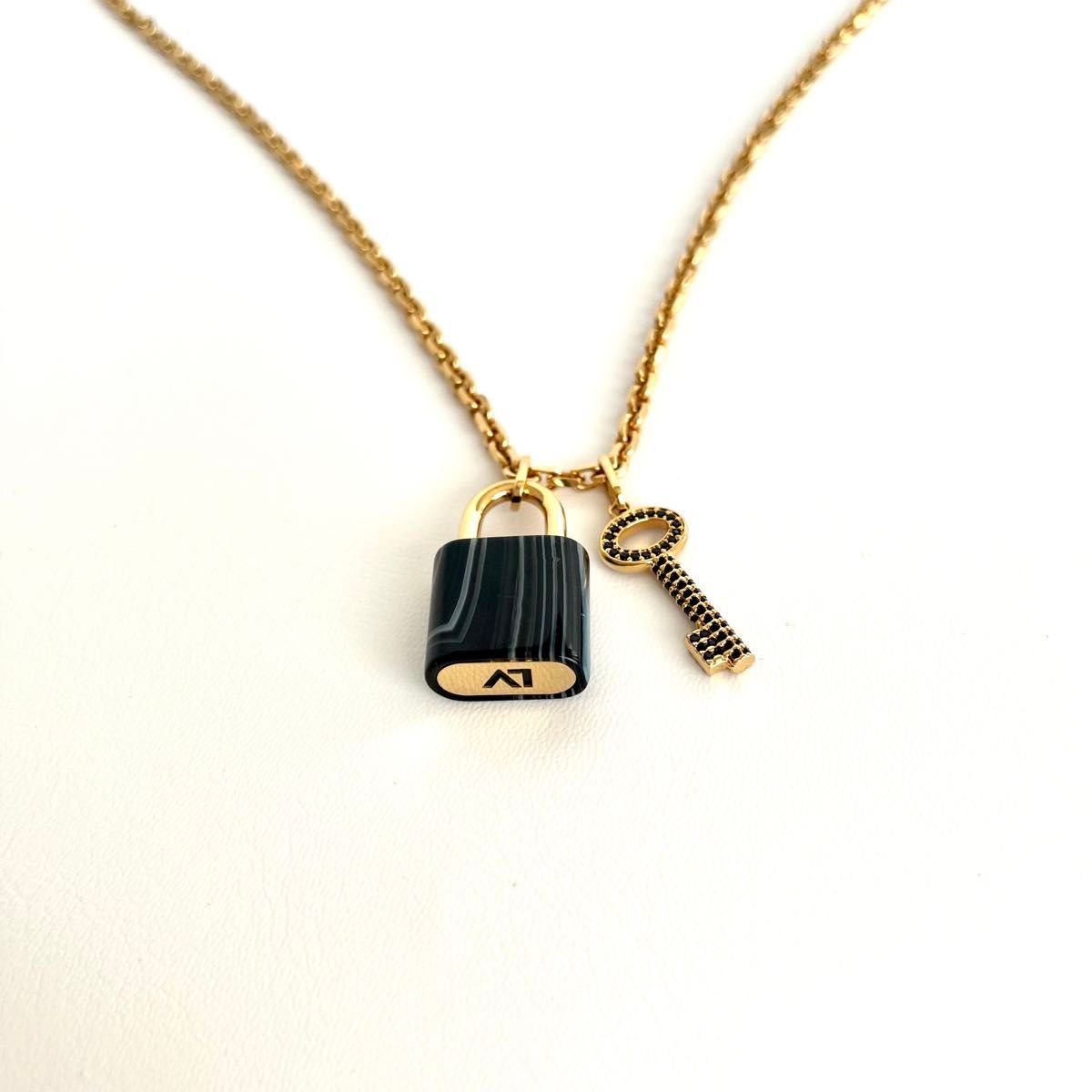 LOUIS VUITTON ゴールドネックレス パドロック 南京錠 ユニセックス GWセール 【希少品】ルイヴィトン ネックレス パドロック 南京錠