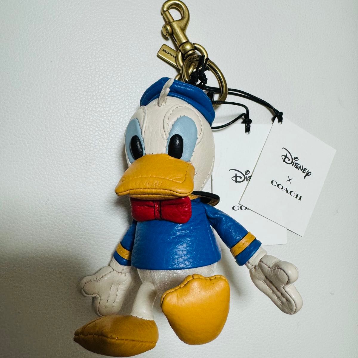 DISNEY X COACH】 50周年限定 ドナルドダック チャーム レザー DISNEY X COACH】 50周年限定 ドナルドダック チャーム レザー