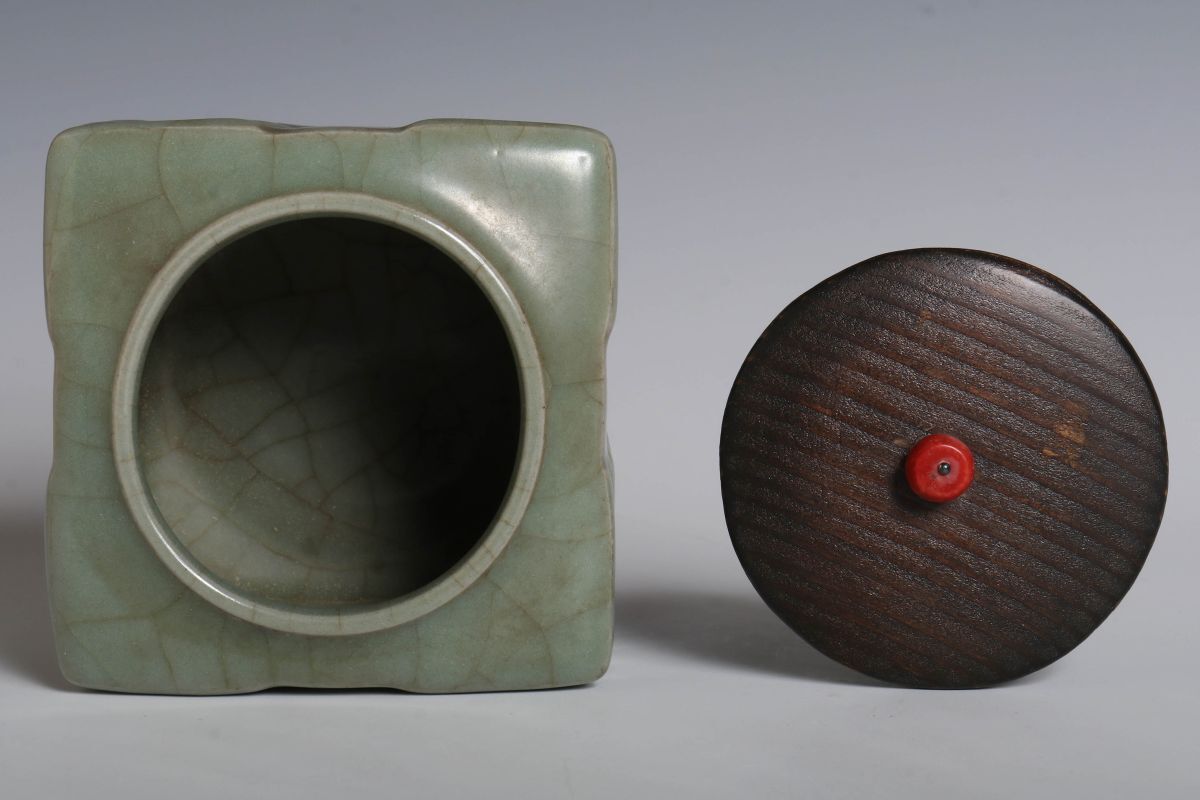 9078 中国陶器 青磁算木方香炉 木蓋付(木箱) 香爐 茶道具 検: