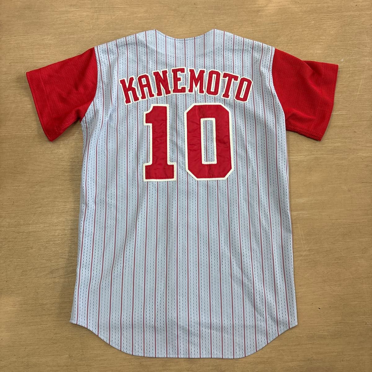 広島カープ 金本 氏 10番 ビジター ハイクオリティ ユニフォーム 広島カープ 金本 氏 10番 ビジター ハイクオリティ ユニフォーム