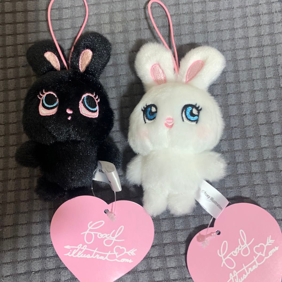 foxy illustrations BUNNYマスコット 2種セット|Yahoo!フリマ foxy illustrations BUNNYマスコット 2種セット|Yahoo!フリマ