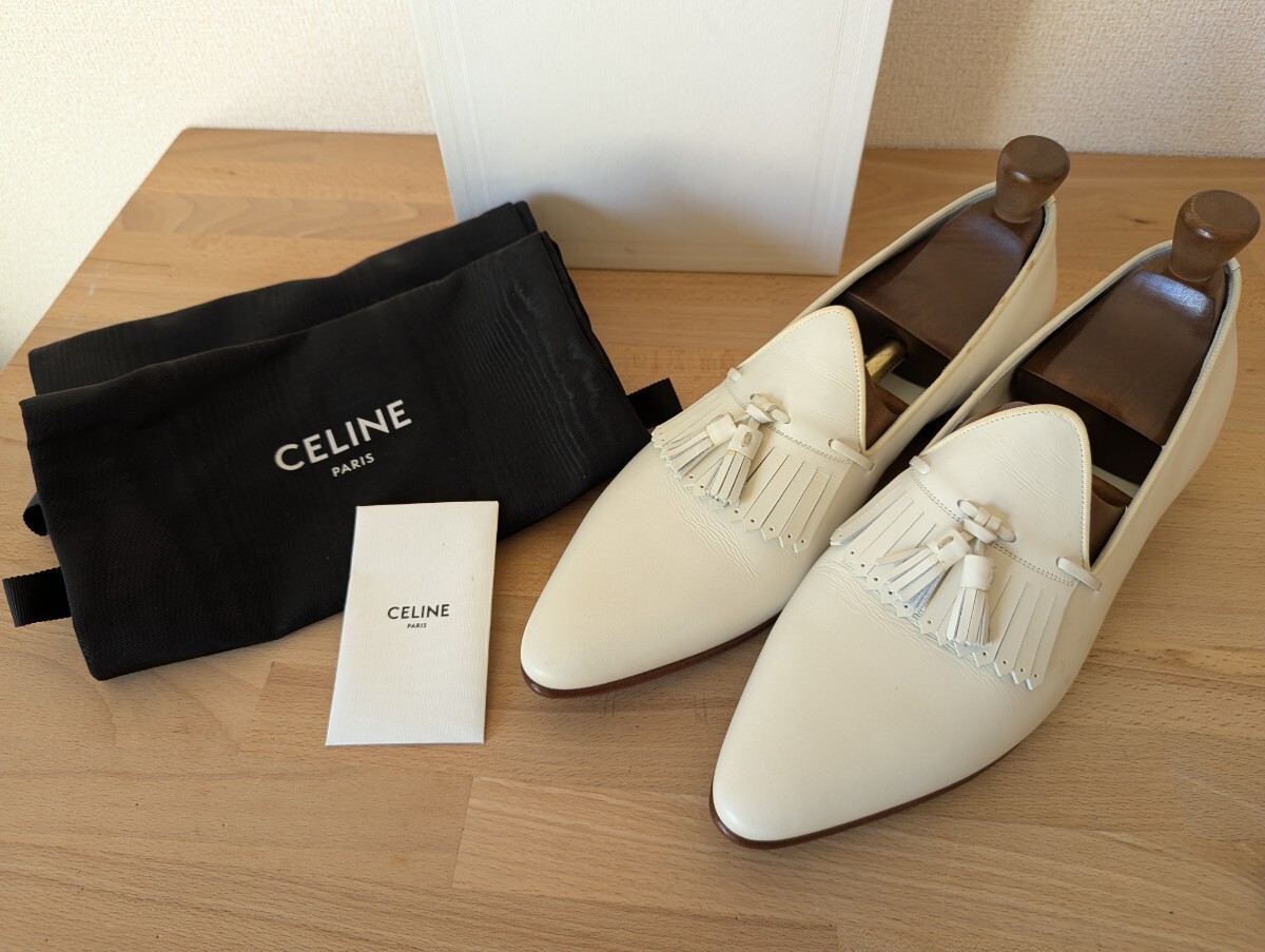 新品(訳あり)CELINE JACNO タッセルローファー 42 ホワイト 新品(訳あり)CELINE JACNO タッセルローファー 42 ホワイト