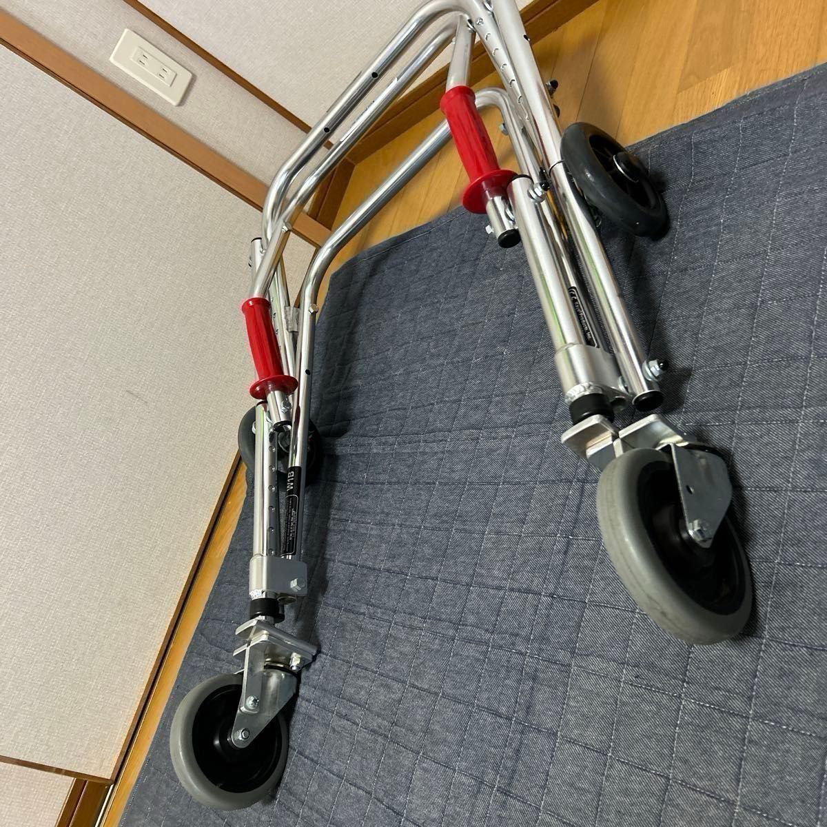 歩行器 W1B PCW 介護用品 歩行補助 リハビリ 子供 ジュニア 歩行器 W1B PCW 介護用品 歩行補助 リハビリ 子供 ジュニア