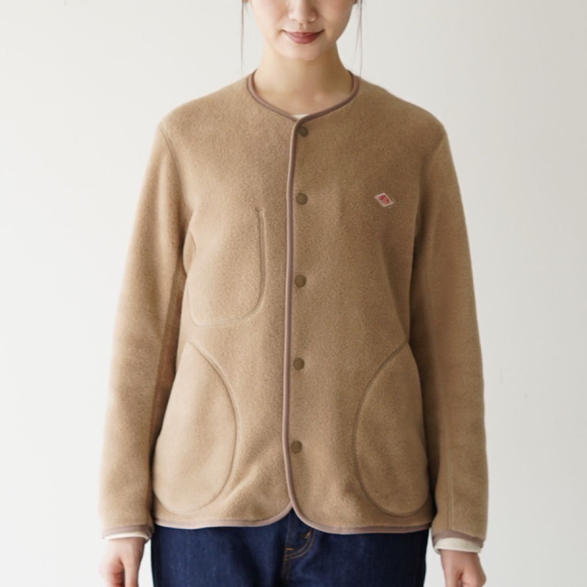 新品 DANTON ノーカラーフリース ジャケット 36 ベージュ 即日 新品 DANTON ノーカラーフリース ジャケット 36 ベージュ 即日