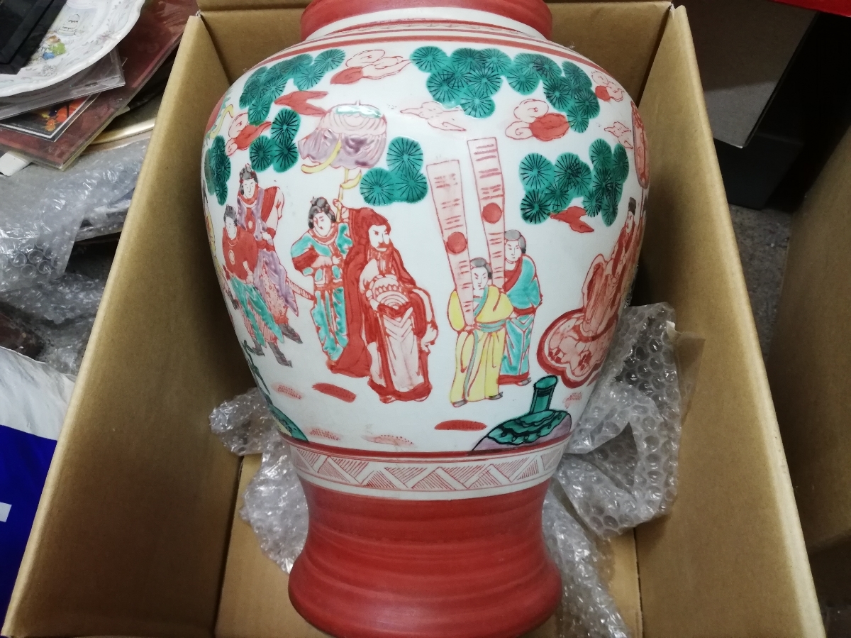 クリスマス特集2021 旧家買い取り品　花瓶　中国古美術　高さ34㎝　古い！　同梱包可能 色絵磁器