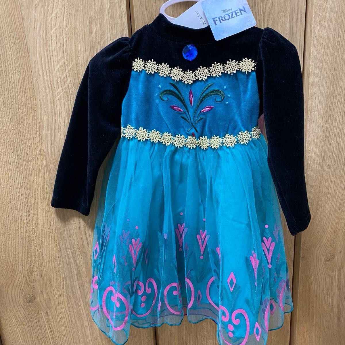 新品【anyFAM エルサ なりきりワンピース】アナと雪の女王 新品【anyFAM エルサ なりきりワンピース】アナと雪の女王