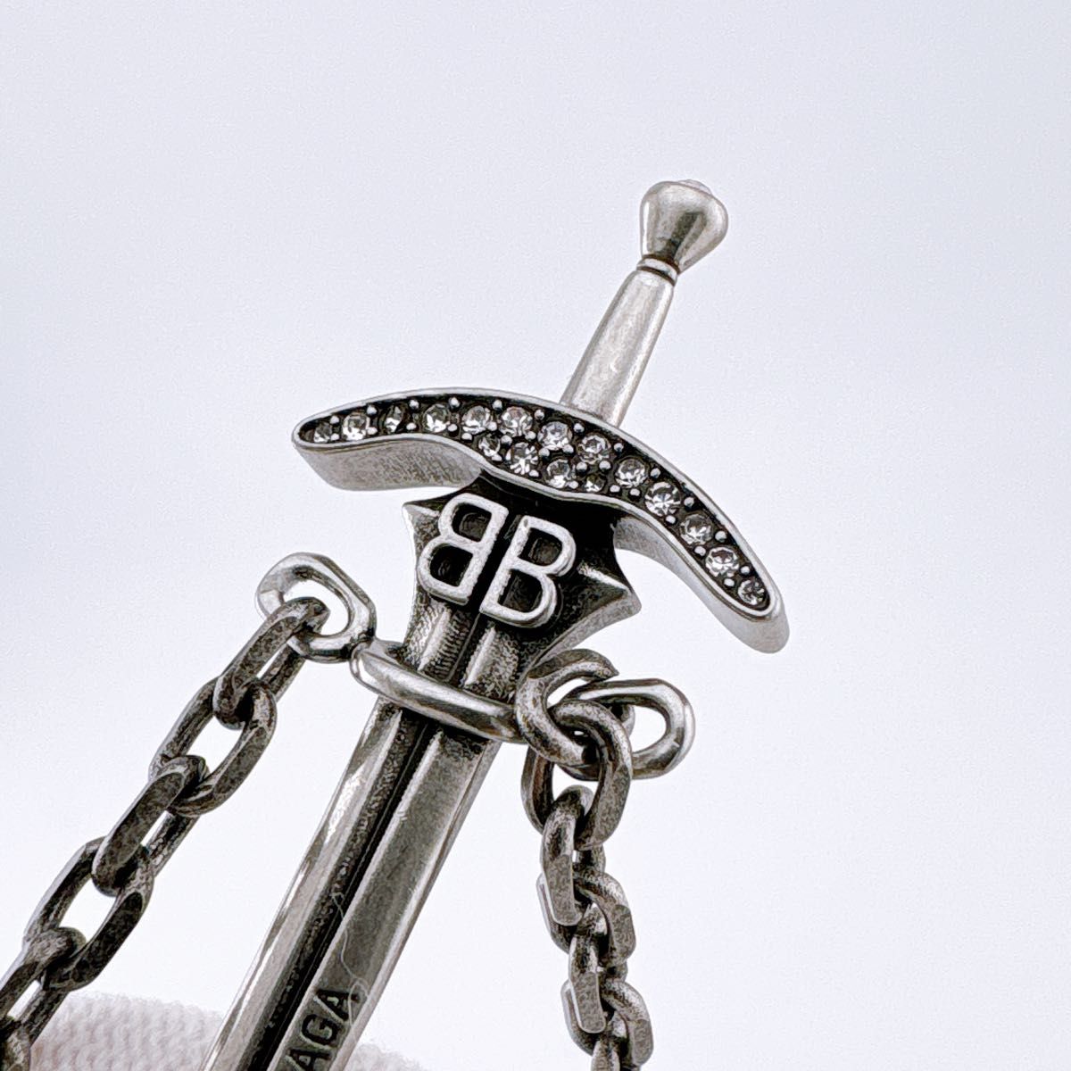 極美品】バレンシアガ GOTH SWORD ネックレス シルバーブラス 極美品】バレンシアガ GOTH SWORD ネックレス シルバーブラス