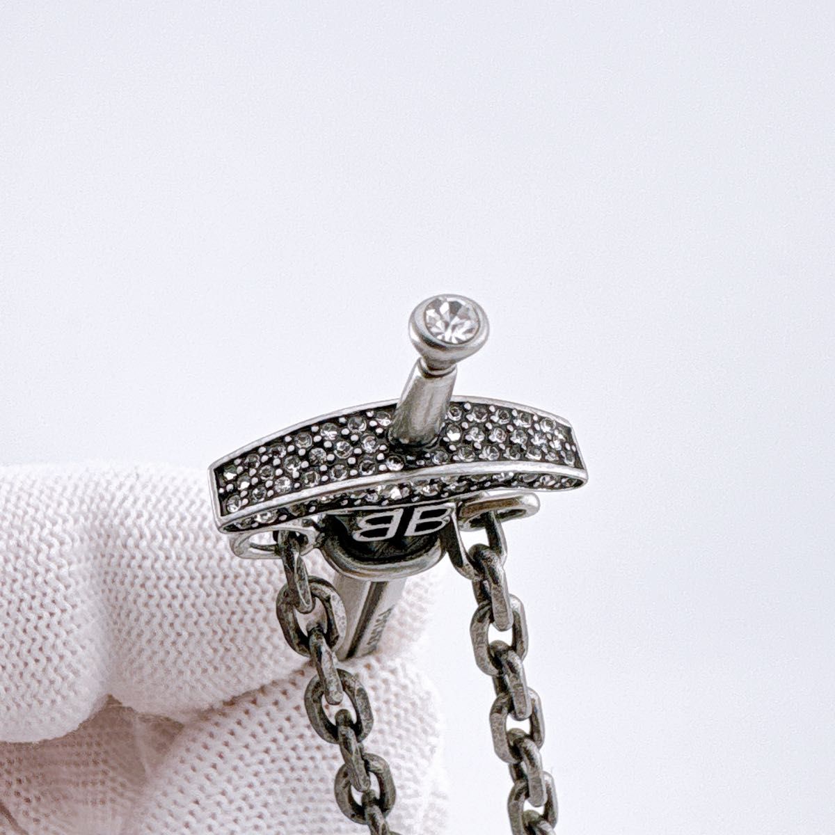 極美品】バレンシアガ GOTH SWORD ネックレス シルバーブラス 極美品】バレンシアガ GOTH SWORD ネックレス シルバーブラス