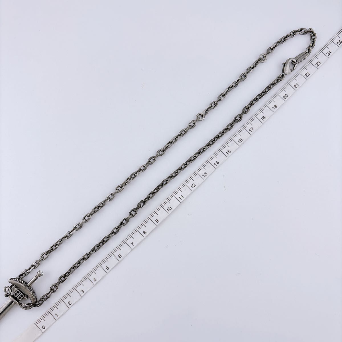 極美品】バレンシアガ GOTH SWORD ネックレス シルバーブラス 極美品】バレンシアガ GOTH SWORD ネックレス シルバーブラス