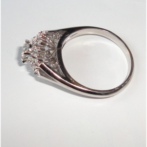 送料無料　サイズ17　pt900ダイヤに極小ダイヤ取り巻きリングused 質屋出品
