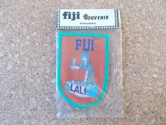 80s FIJI フィジーLALI 楽器ラリ エンブレム刺繍 ワッペン/南太平洋 島国 ビンテージ スーベニア Voyager 旅行 観光 土産USAカスタム音楽_画像1