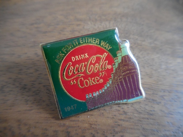 フランス☆古いピンズ 【DRINK Coca-Cola 