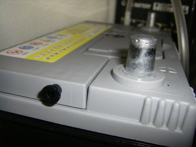 アクセラＨＶ 補機バッテリー　Ｓ４６Ｂ２４Ｒ（Ｓ）にも　G&Yuバッテリー NP75B24R　 ガス抜きホース、太端子変換アダプター付き_ホース反対側は付属の栓を打ち込んで下さい
