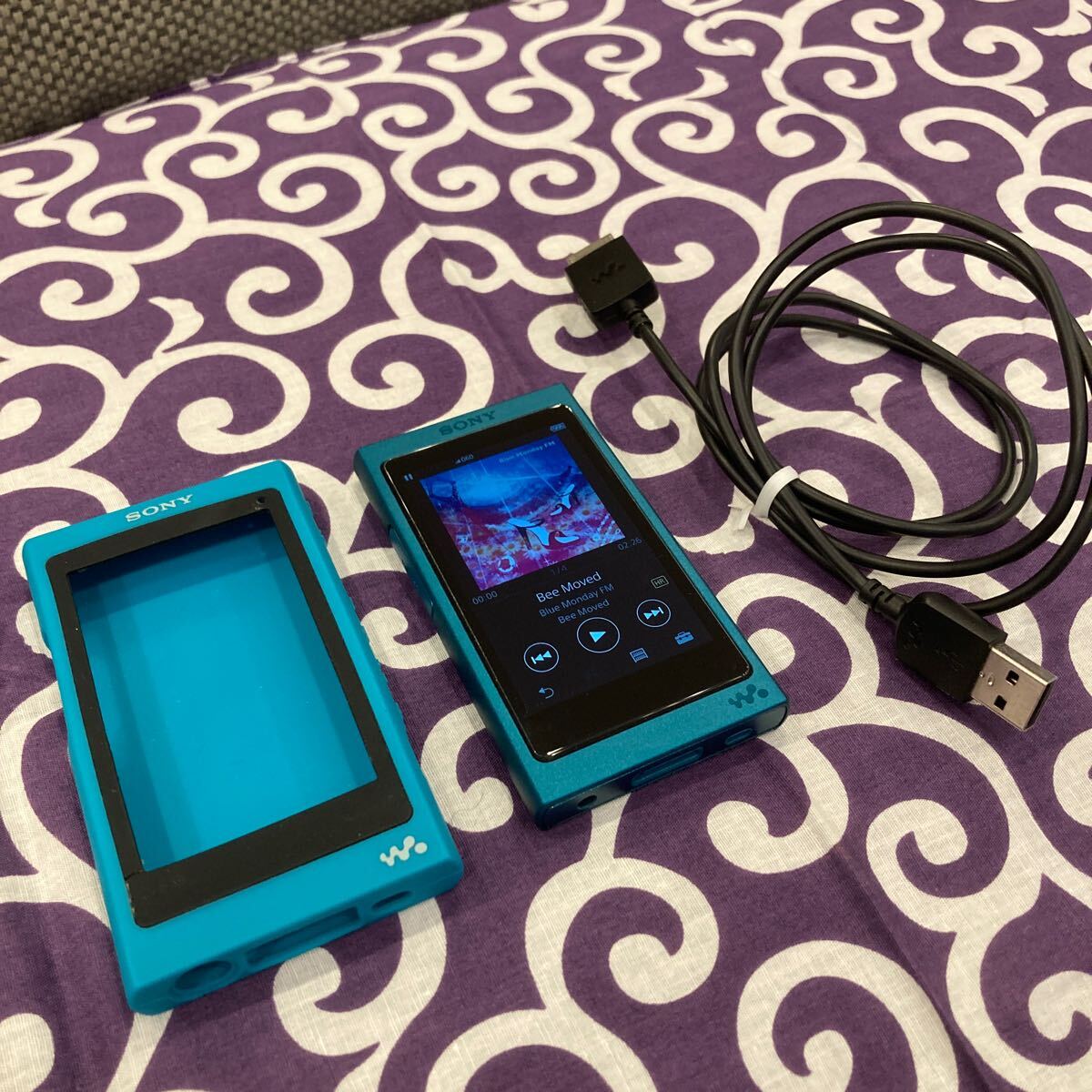 【美品】ソニー ウォークマン NW-A35 ビリジアンブルー (本体・ケース付) Walkman NW-A35(ビリジアンブルー) クリアケース 保護フィルム付き