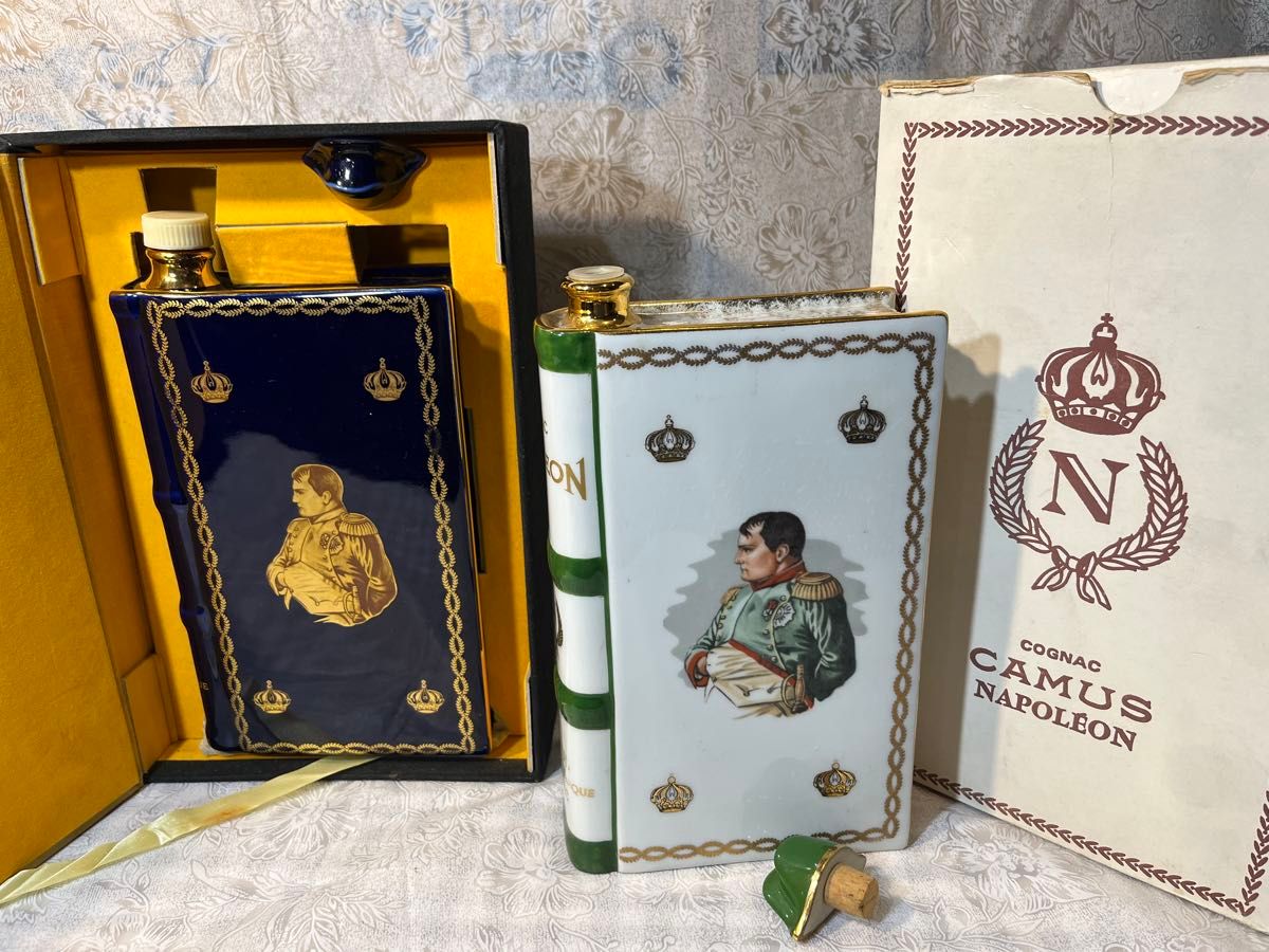 古酒 高級コニャック CAMUS ナポレオン 陶器 ブック 未開栓 計2 古酒 高級コニャック CAMUS ナポレオン 陶器 ブック 未開栓 計2